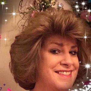 Meet your Posher, Carlotta